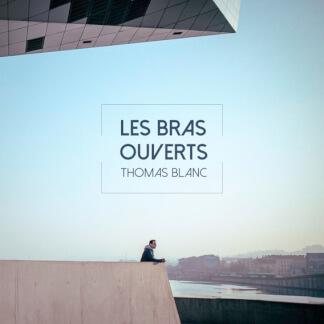 Les bras ouverts